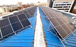В Бишкеке начнут установку солнечных панелей на крышах зданий