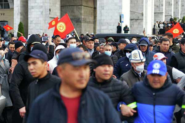 Митинги после выборов в Кыргызстане. Какие потери понес бизнес