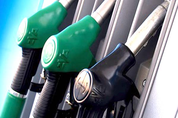 С начала года цена на бензин в Кыргызстане выросла на четверть