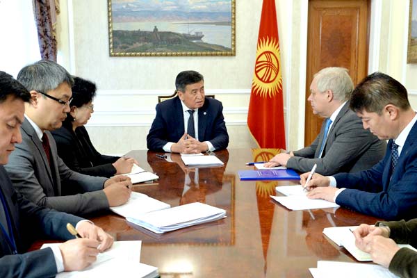Кыргызстан попросил помощи у Евросоюза на поддержку бюджета и меры по коронавирусу